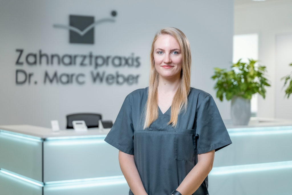 Frau Karola Schade